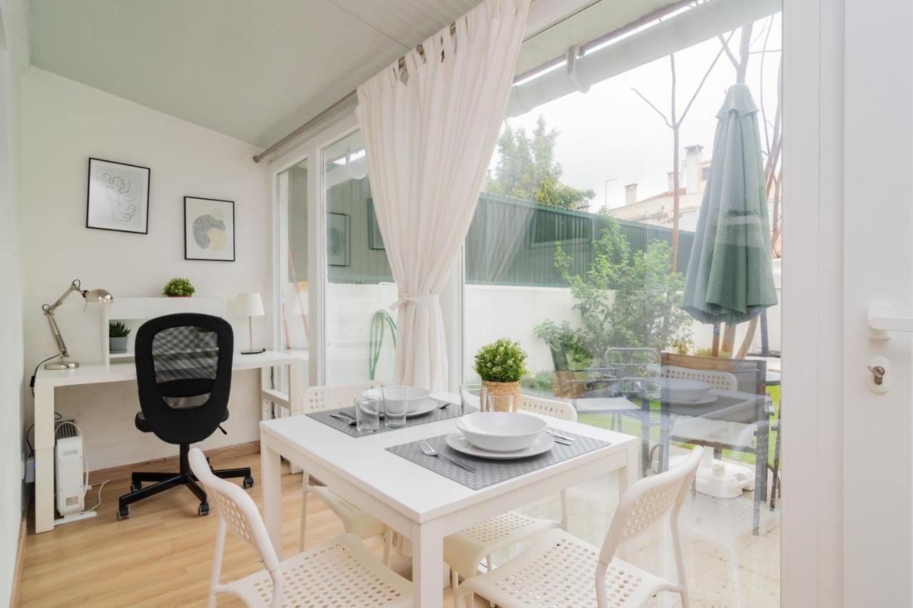 Apartment Lovely & Bright Family Flat W/ Patio Lisbon