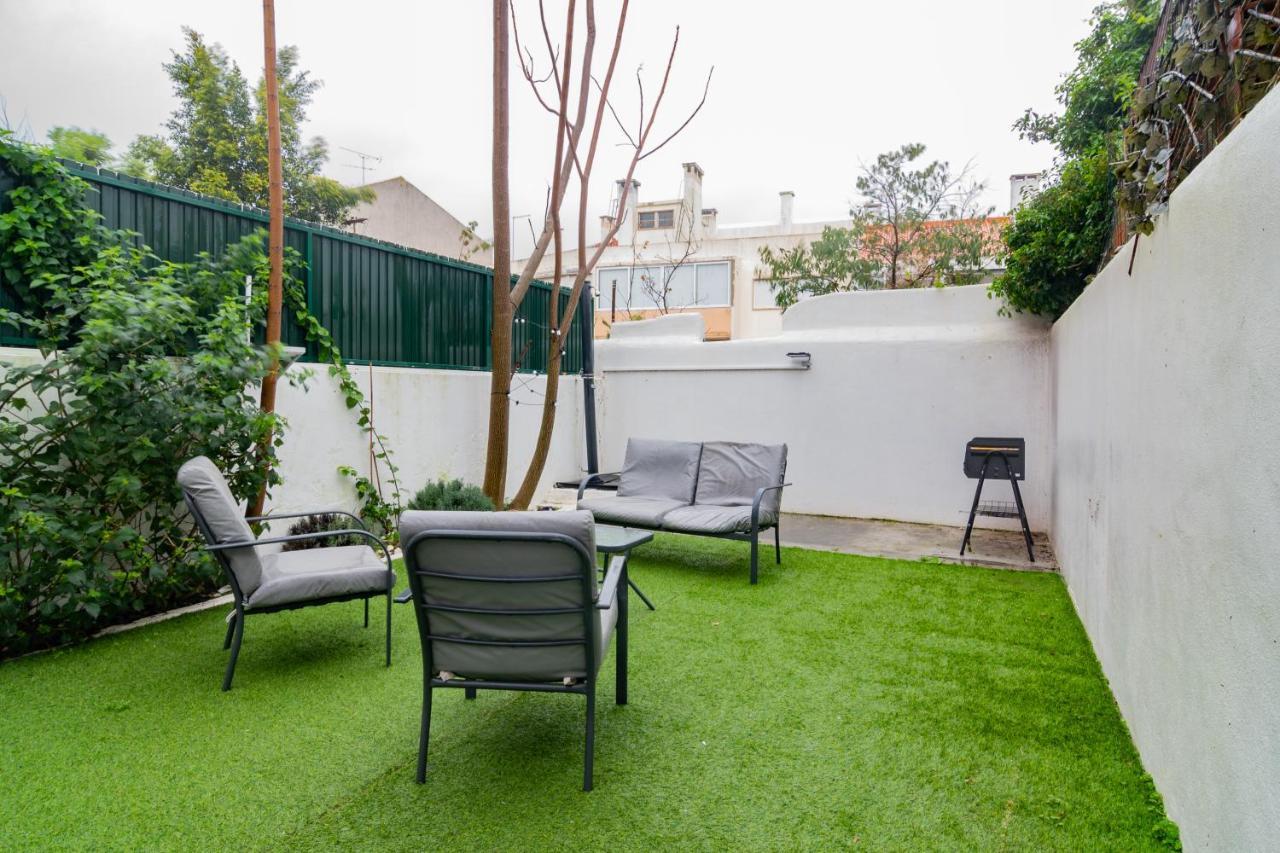 Lovely & Bright Family Flat W/ Patio Apartment Lisbon
