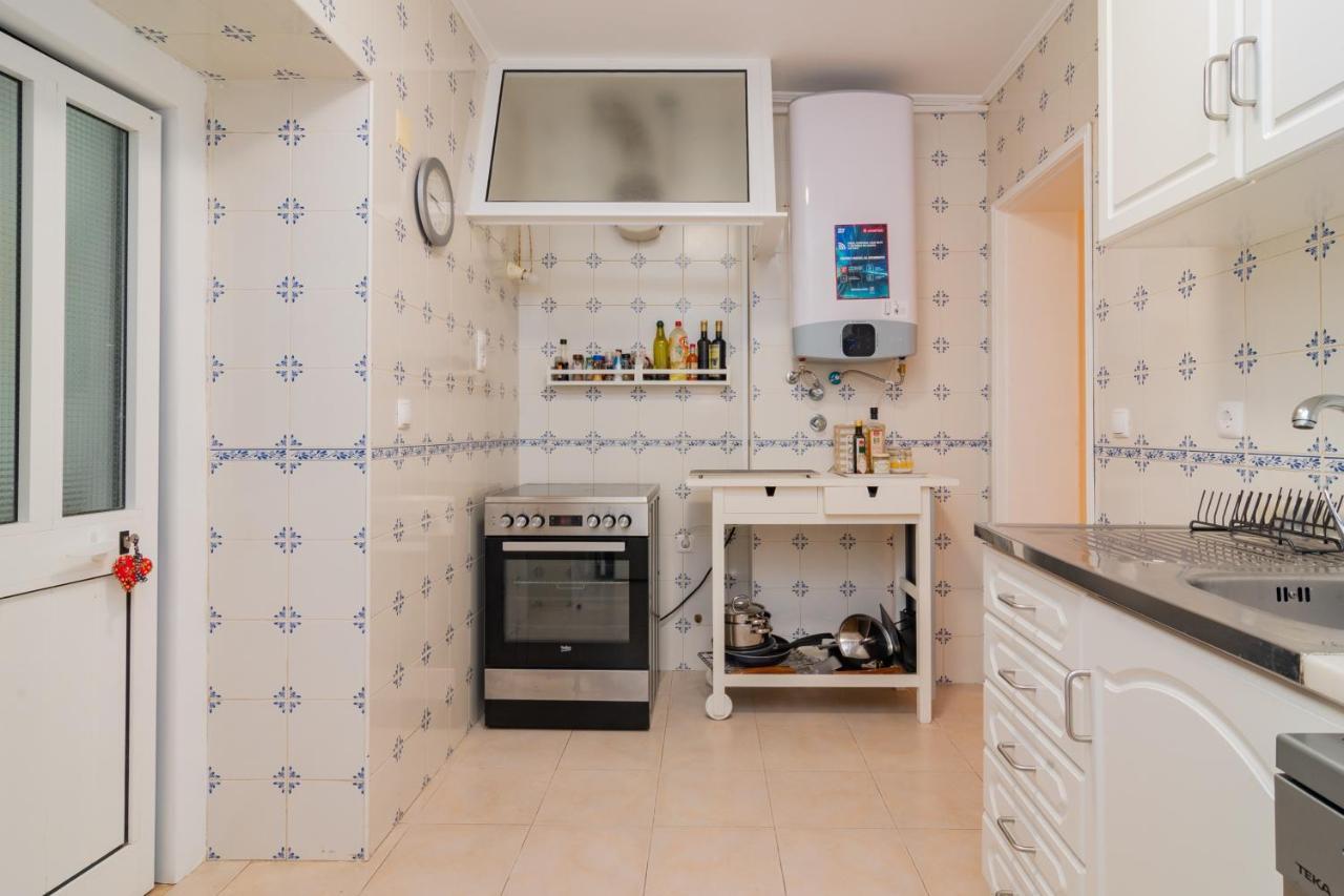Lovely & Bright Family Flat W/ Patio *